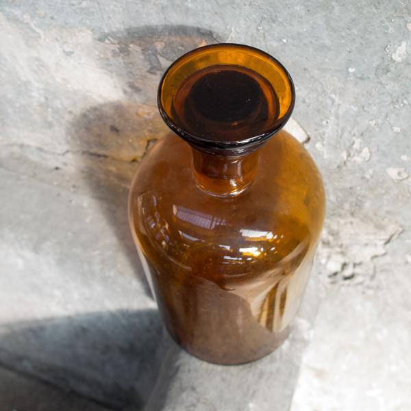 APOTHEKER FLASCHE BRAUN MIT GLASDECKEL - DAS_OBJEKT (9327462985)