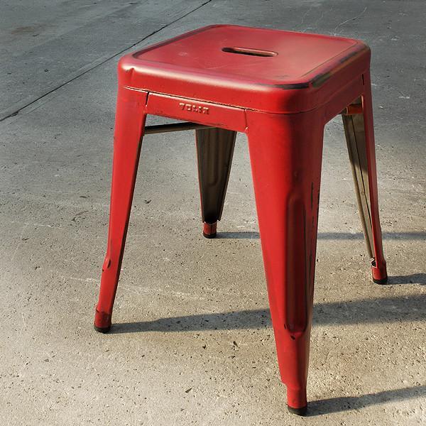 Lot de 13 chaises métal rouge style Tolix pour CHR occasion - VENDU Lot de 13 chaises métal rouge style Tolix pour CHR occasion - VENDU