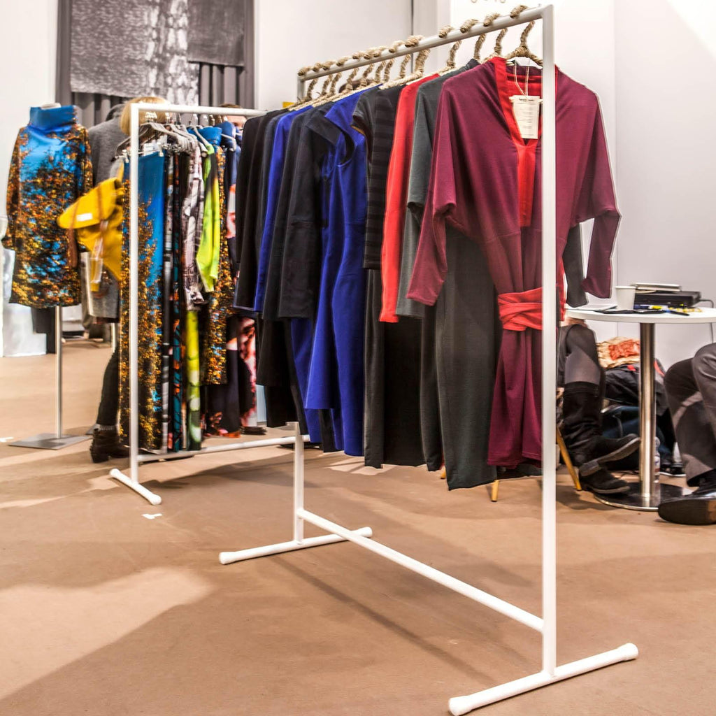 KLEIDERSTÄNDER 1 - DAS_OBJEKT (4460926435409)