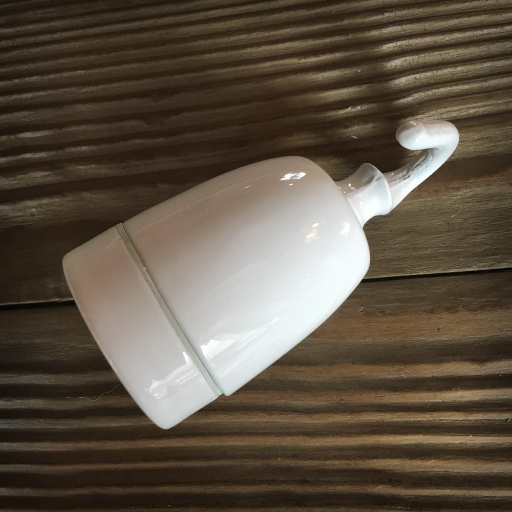 PORZELLANFASSUNG E27 MIT HAKEN WEISS - DAS_OBJEKT (9441479689)