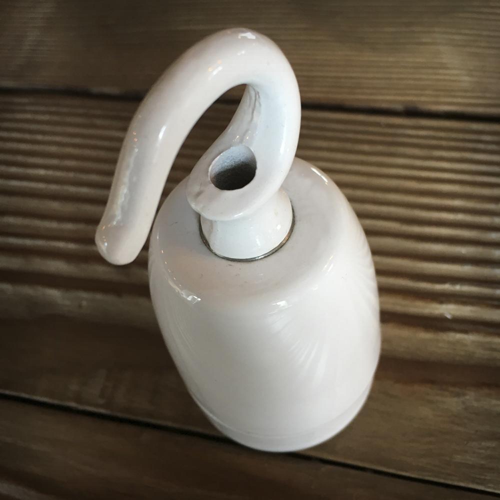 PORZELLANFASSUNG E27 MIT HAKEN WEISS - DAS_OBJEKT (9441479689)