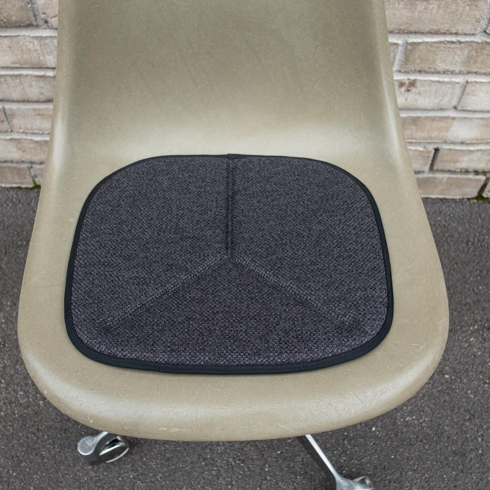 SITZKISSEN EAMES SIDE CHAIR TYP ES – ANTHRAZIT MELANGE - DAS_OBJEKT (7310530281646)