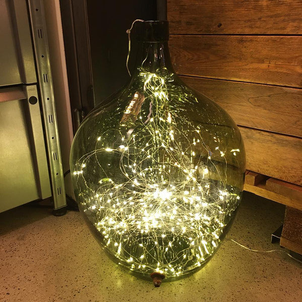 VINTAGE BALLONFLASCHE MIT LICHTERKETTE 300 - DAS_OBJEKT (4419123052625)