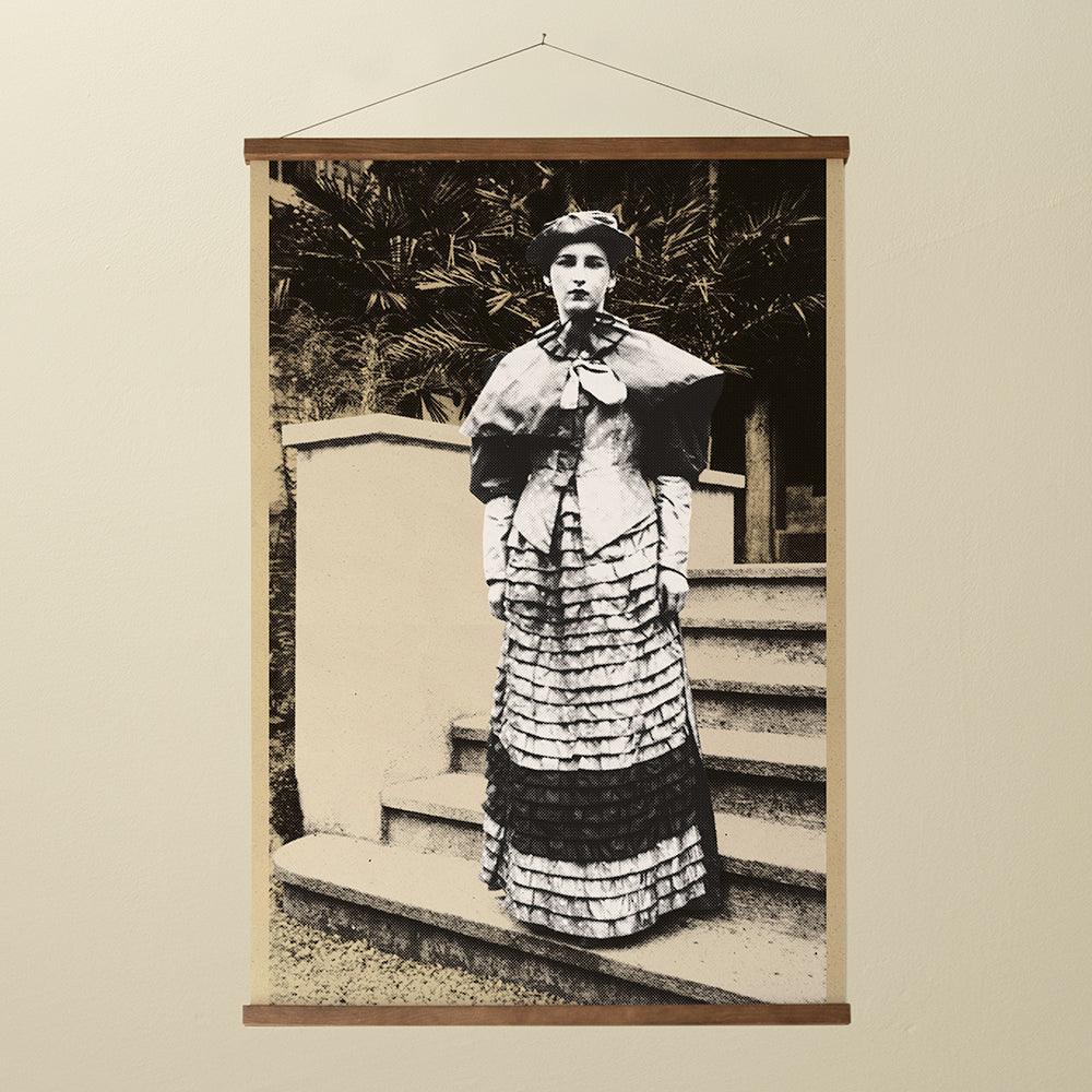 WOMAN IN DRESS – LIMITED PRINT - DAS_OBJEKT (7728112599253)