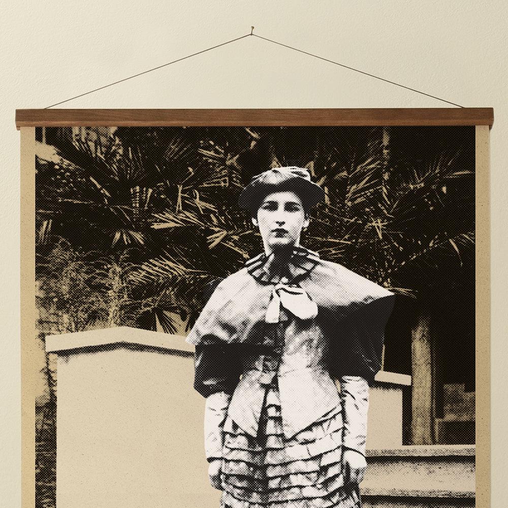 WOMAN IN DRESS – LIMITED PRINT - DAS_OBJEKT (7728112599253)