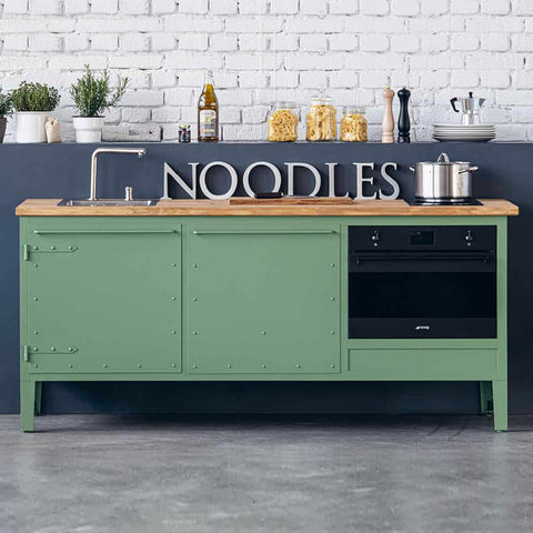 AUTHENTIC KITCHEN UNIT – KOMPAKT MIT ALLEM DRUM & DRAN