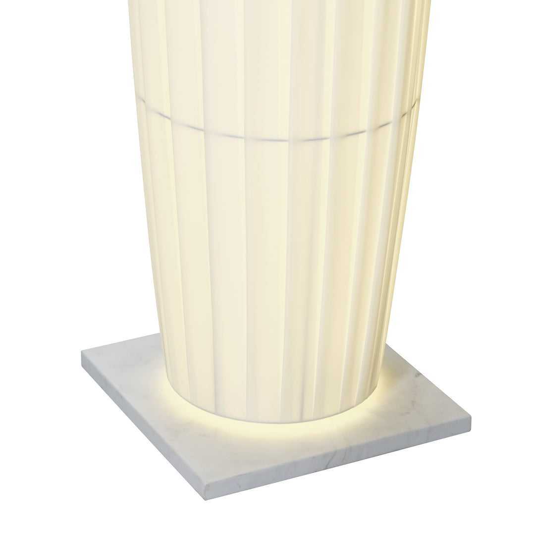 COLONNE FLOOR – STEHLEUCHTE MIT MARMORSOCKEL