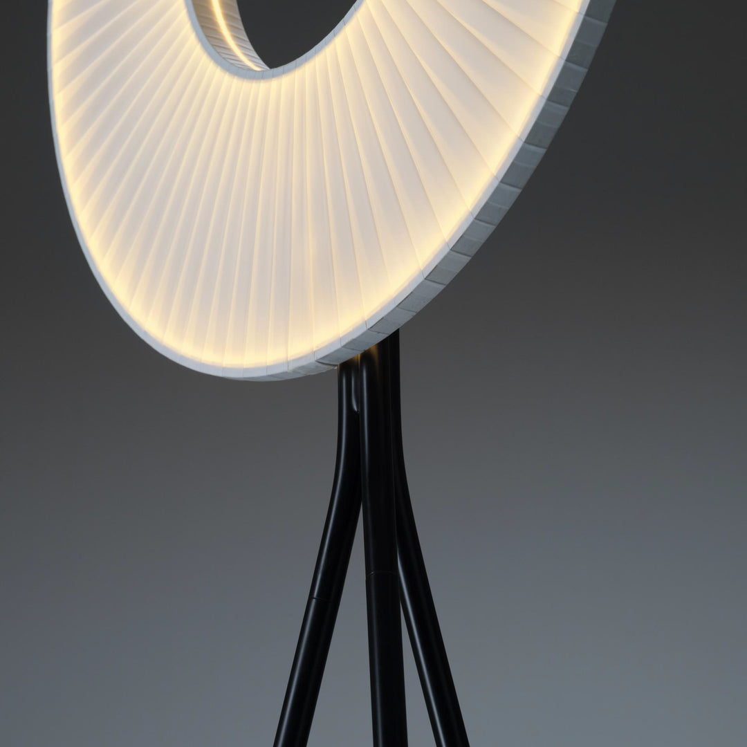 IRIS FLOOR TRIPOD 60 – STEHLEUCHTE