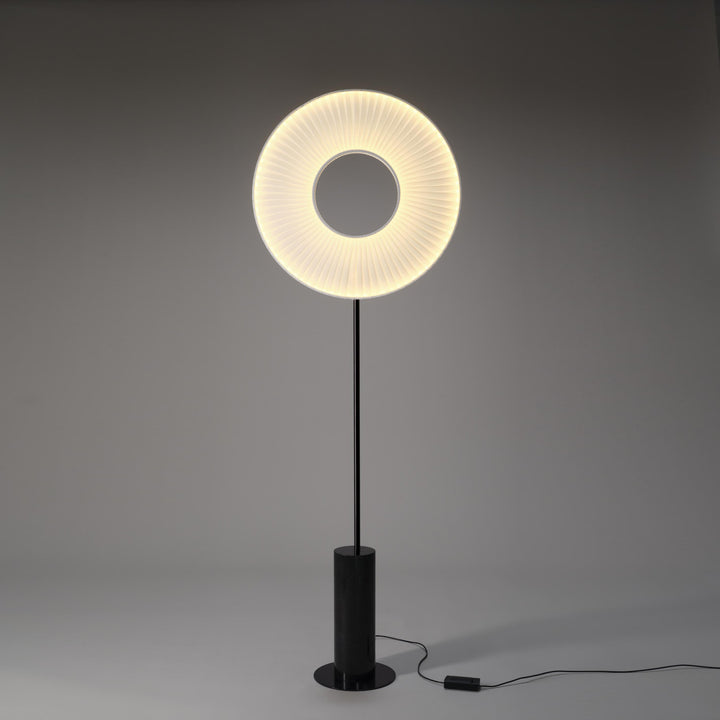 IRIS FLOOR TOTEM 60 – STEHLEUCHTE