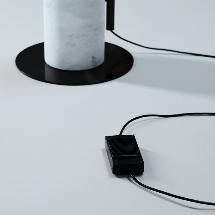 IRIS FLOOR TOTEM 60 – STEHLEUCHTE