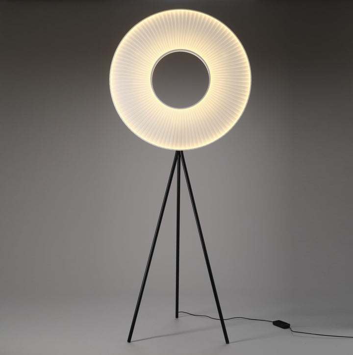 IRIS FLOOR TRIPOD 60 – STEHLEUCHTE