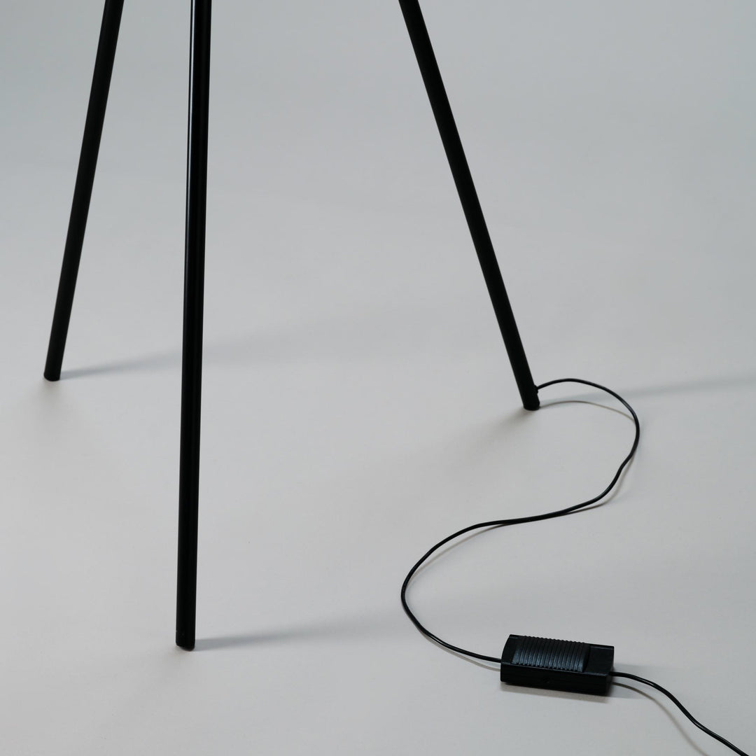 IRIS FLOOR TRIPOD 60 – STEHLEUCHTE