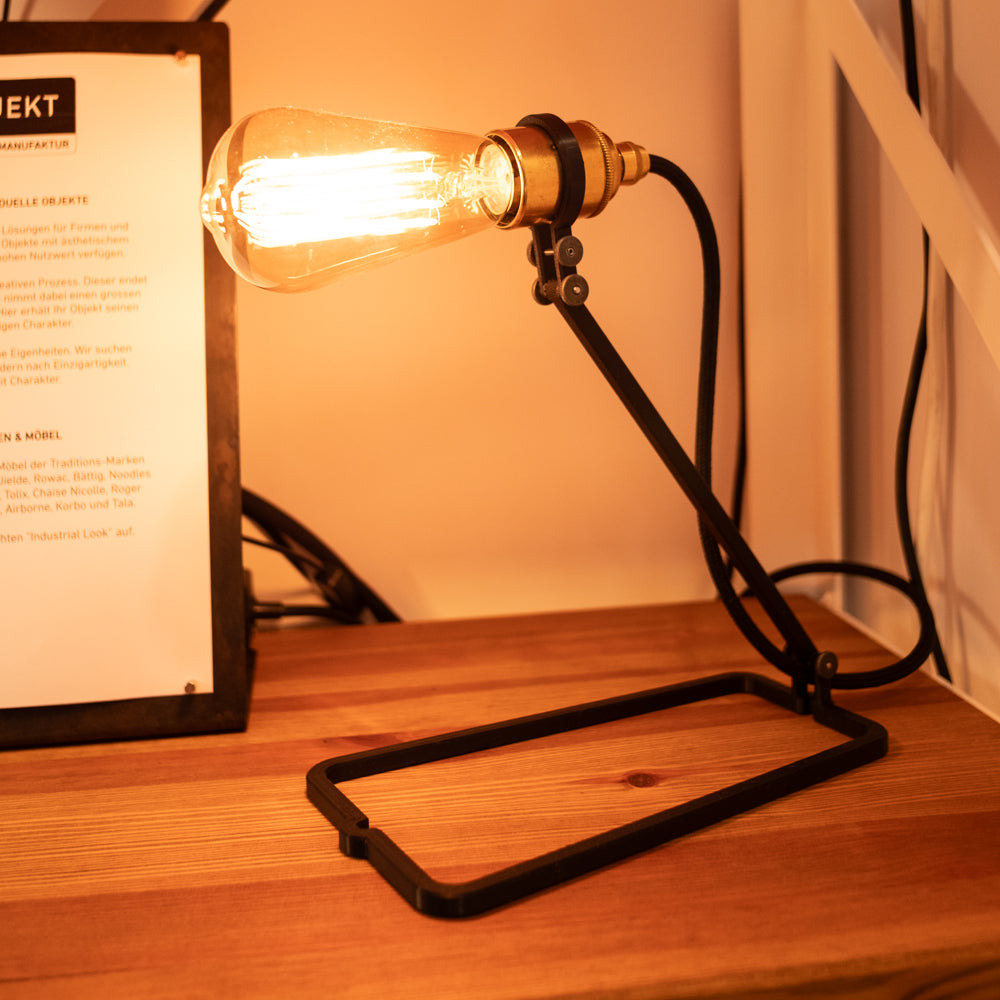 FRAME 21 – TISCHLAMPE