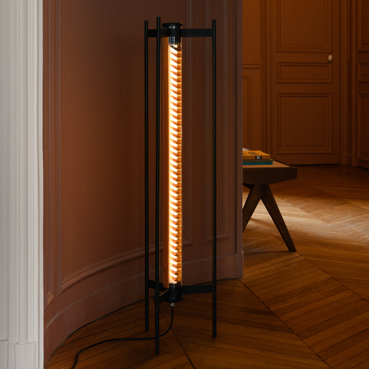ELGAR FLOOR 1000 – STEHLEUCHTE