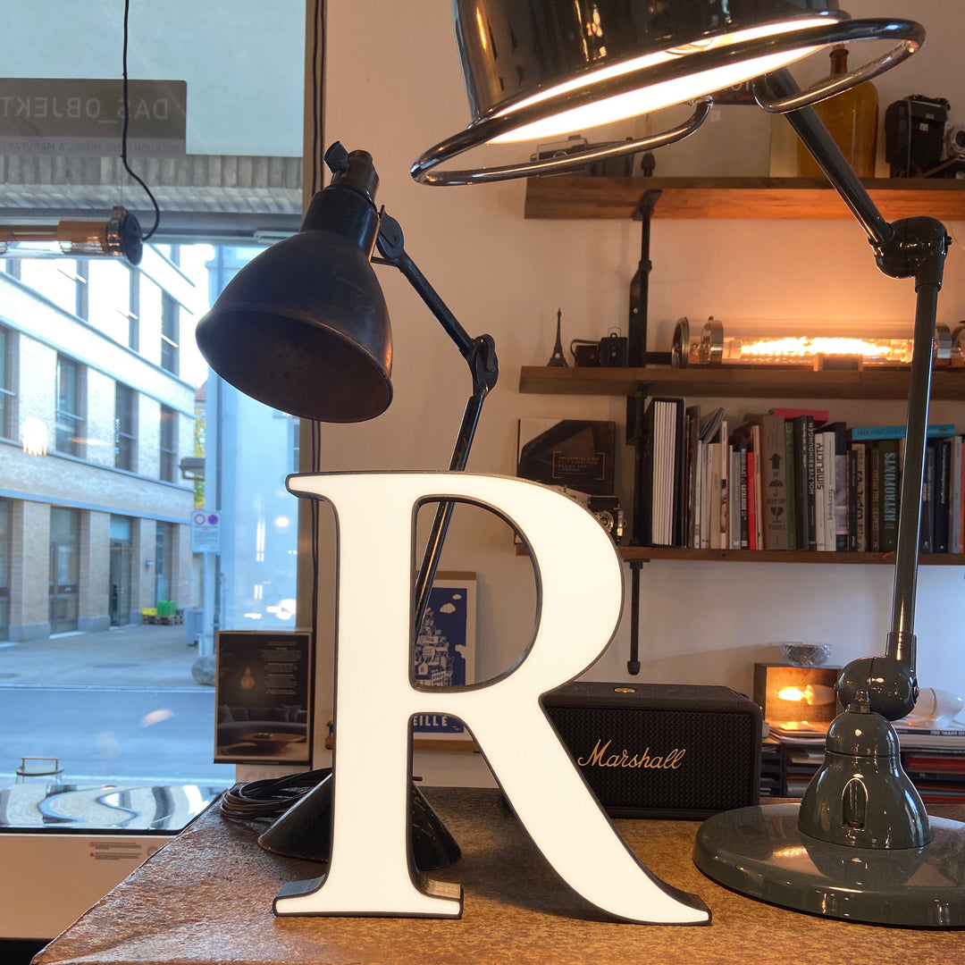 ALPHABET LEUCHT-LETTER  – SERIFEN 235