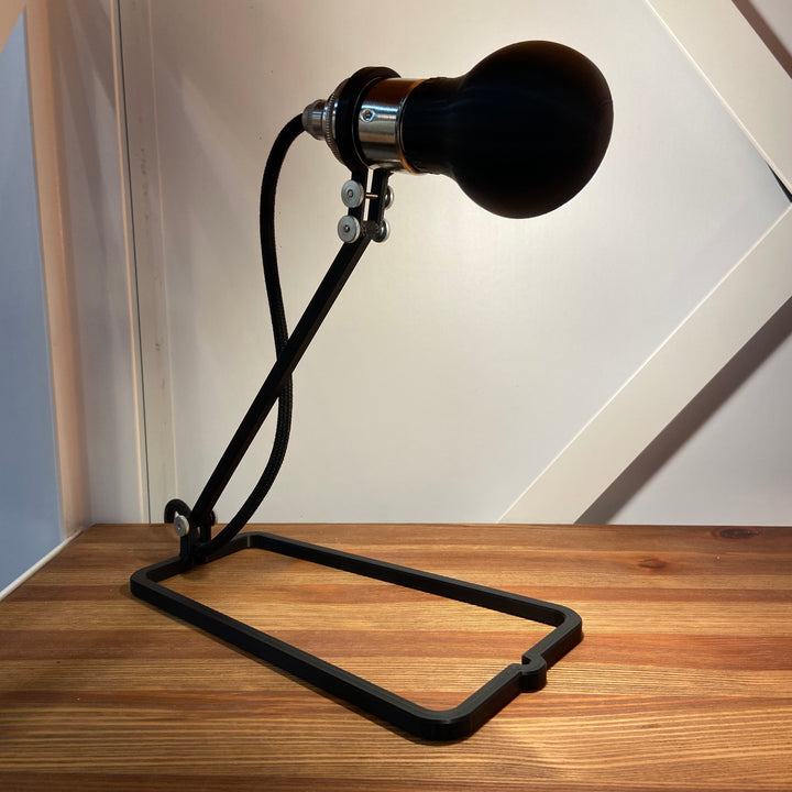 FRAME 21 – TISCHLAMPE