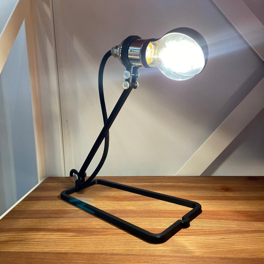 FRAME 21 – TISCHLAMPE
