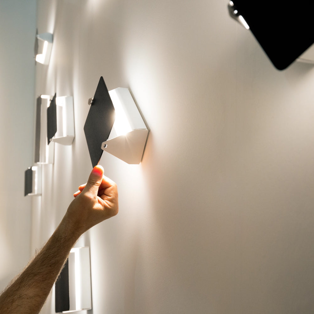 PIVOTING SHUTTER WALL LAMP R7S – WALL LIGHT