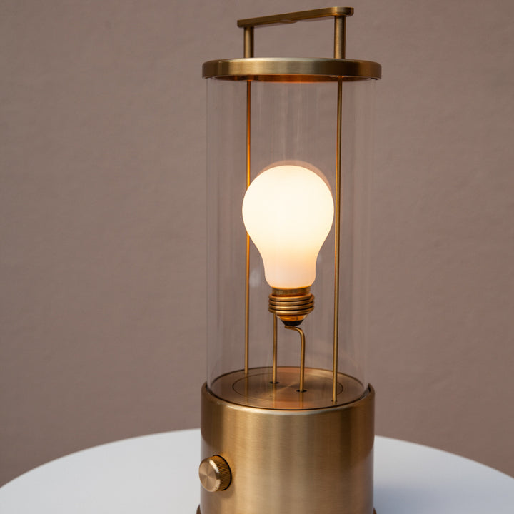 THE MUSE PORTABLE BRASS – AKKU-TISCHLEUCHTE