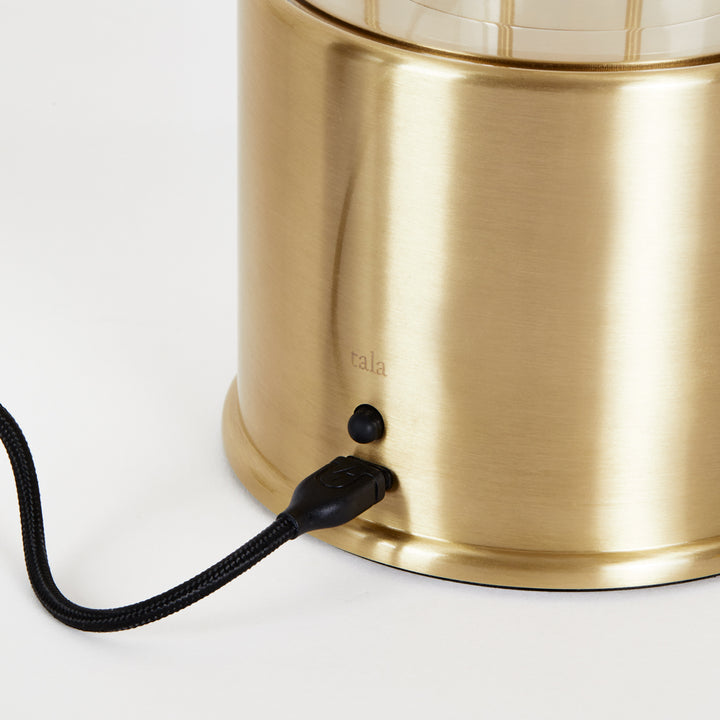 THE MUSE PORTABLE BRASS – AKKU-TISCHLEUCHTE