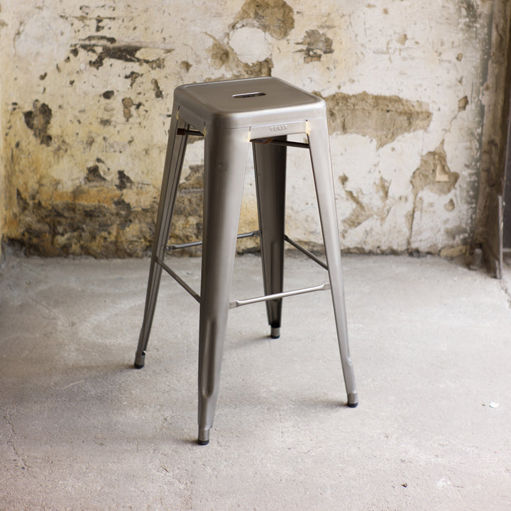 HOCKER H60 – BRUT VERNIS BRILLANT