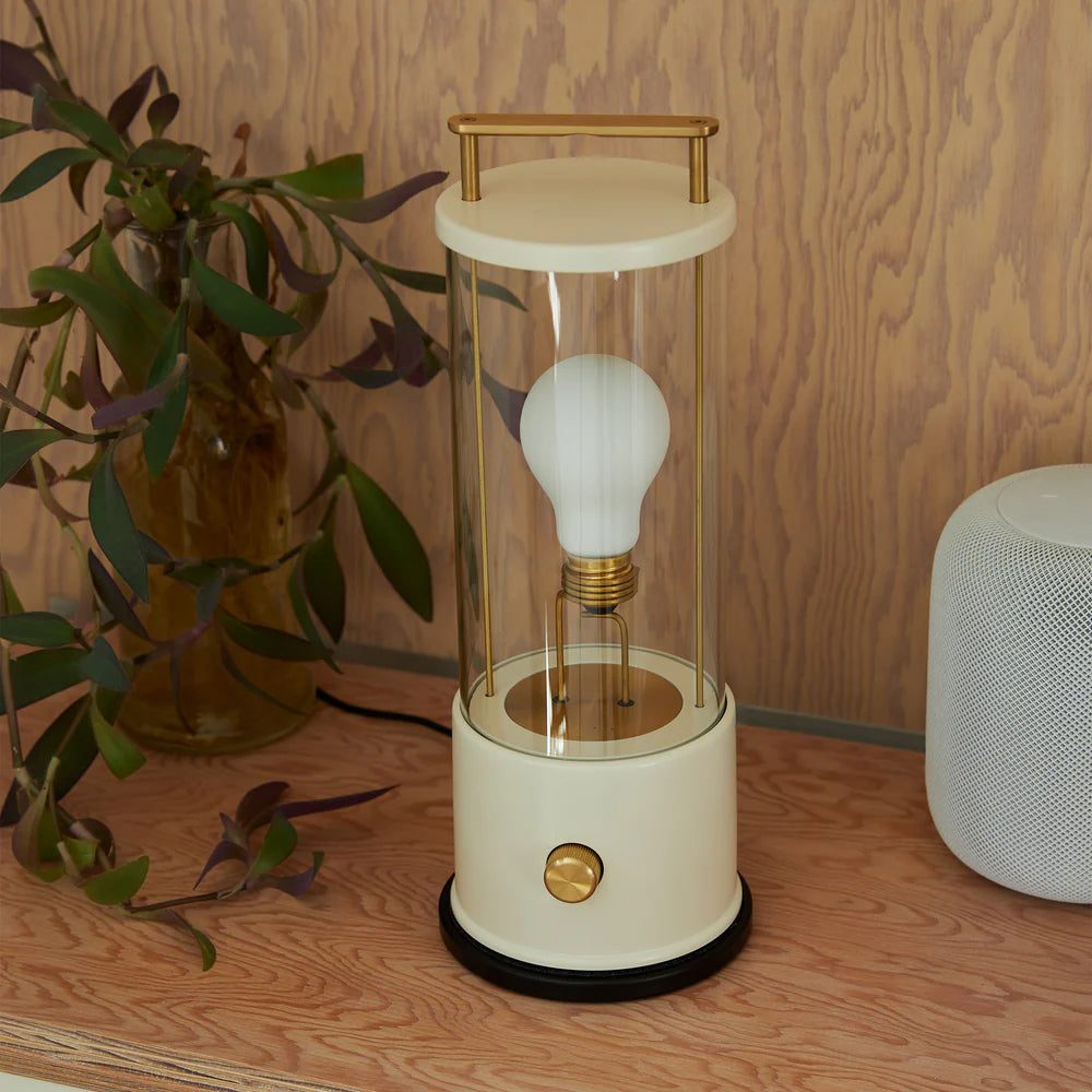 THE MUSE WIRELESS CHARGER – LADESTATION