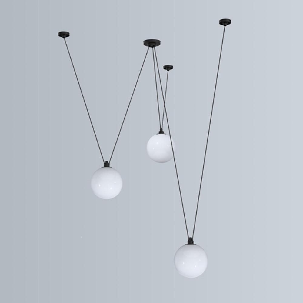 LES ACROBATES DE GRAS Nº 325 BALL – KRONLEUCHTER - DAS_OBJEKT (9477722377)